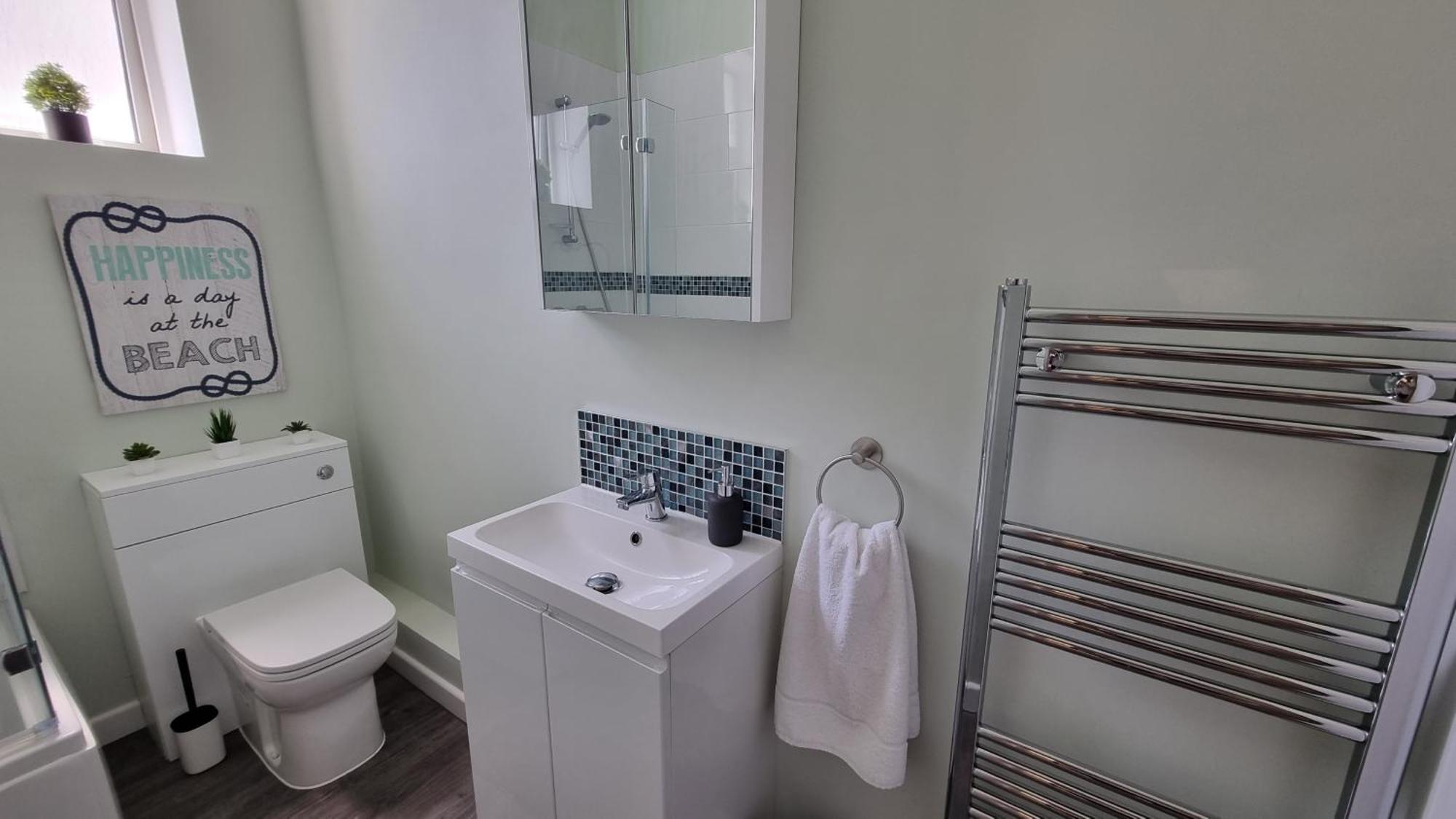 Southsea Escape - Coastal Holiday Apartment - 2 Double Bedrooms Portsmouth Ngoại thất bức ảnh